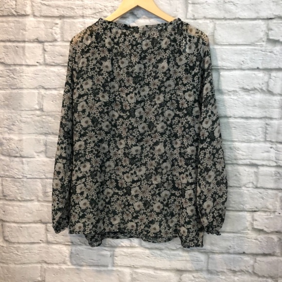 Women’s Cabi Size Medium Green Floral V-Neck Peasant Blouse #3765 - Picture 11 of 14